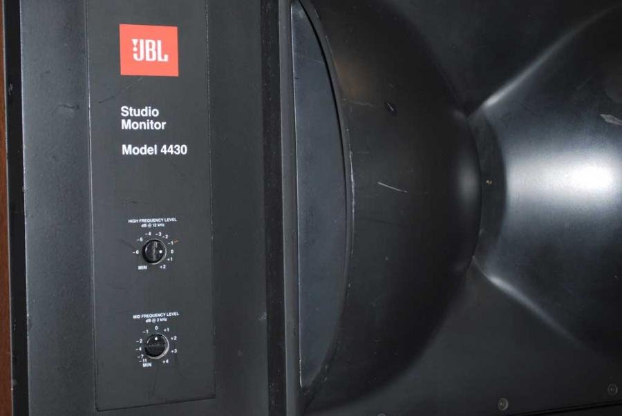 JBL4.jpg