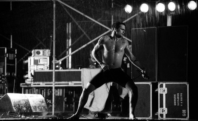 800px-HenryRollins_Performing_1993.jpg