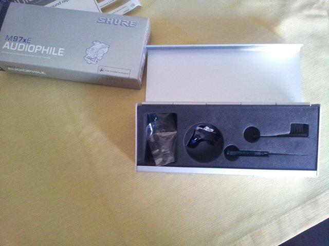 Shure M97 packaging.jpg