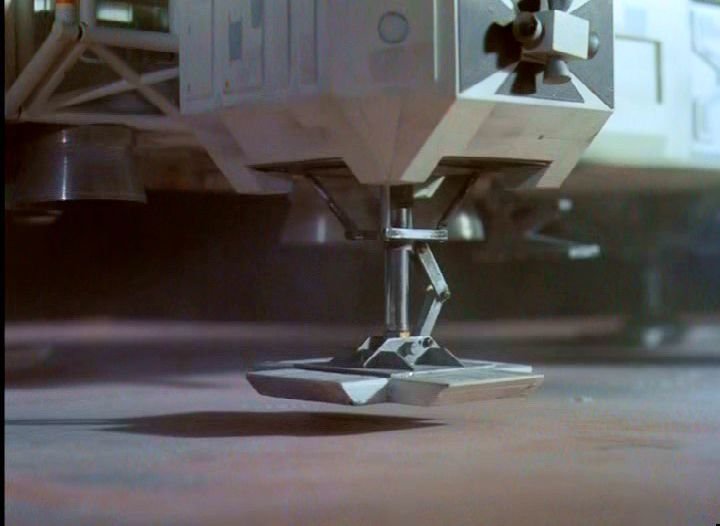 26 Landing gear (retracted).jpg