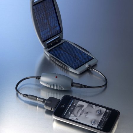 solarmonkey_solarnut_and_iTouch_2.jpg