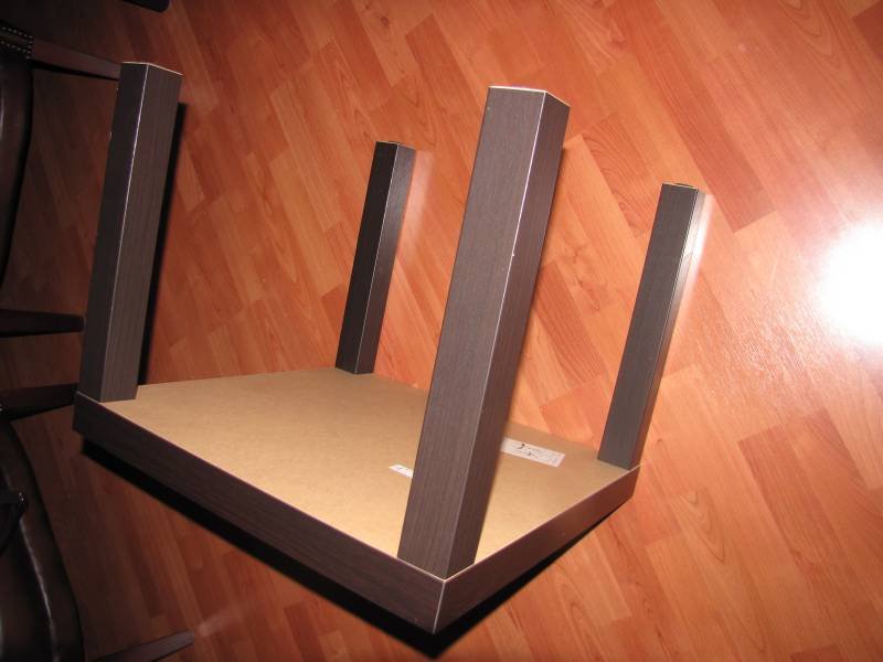 01 Τραπεζάκι Lack.jpg