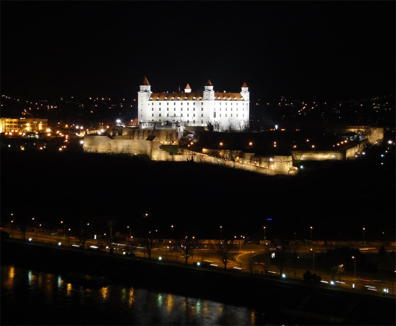 bratislava_castel.jpg