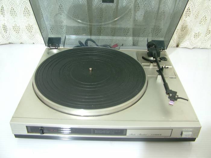 FISHER-SEMI-AUTOMATIC-TURNTABLE-MT-30__26570997_1.jpg