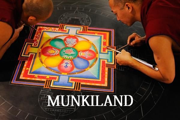 102709_TibetanMonks_03_t_w600_h1200.jpg