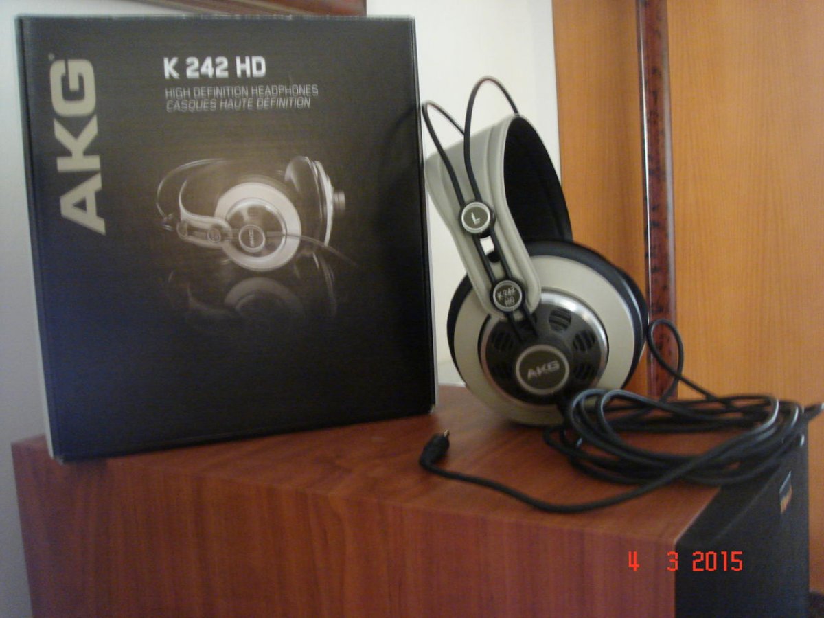 akg 002.jpg