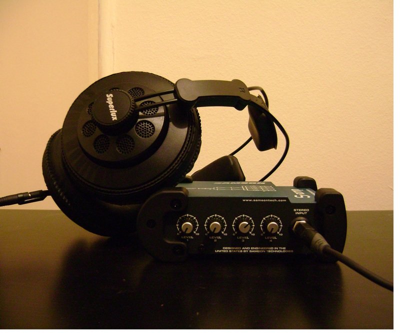 superlux.jpg superlux.jpg