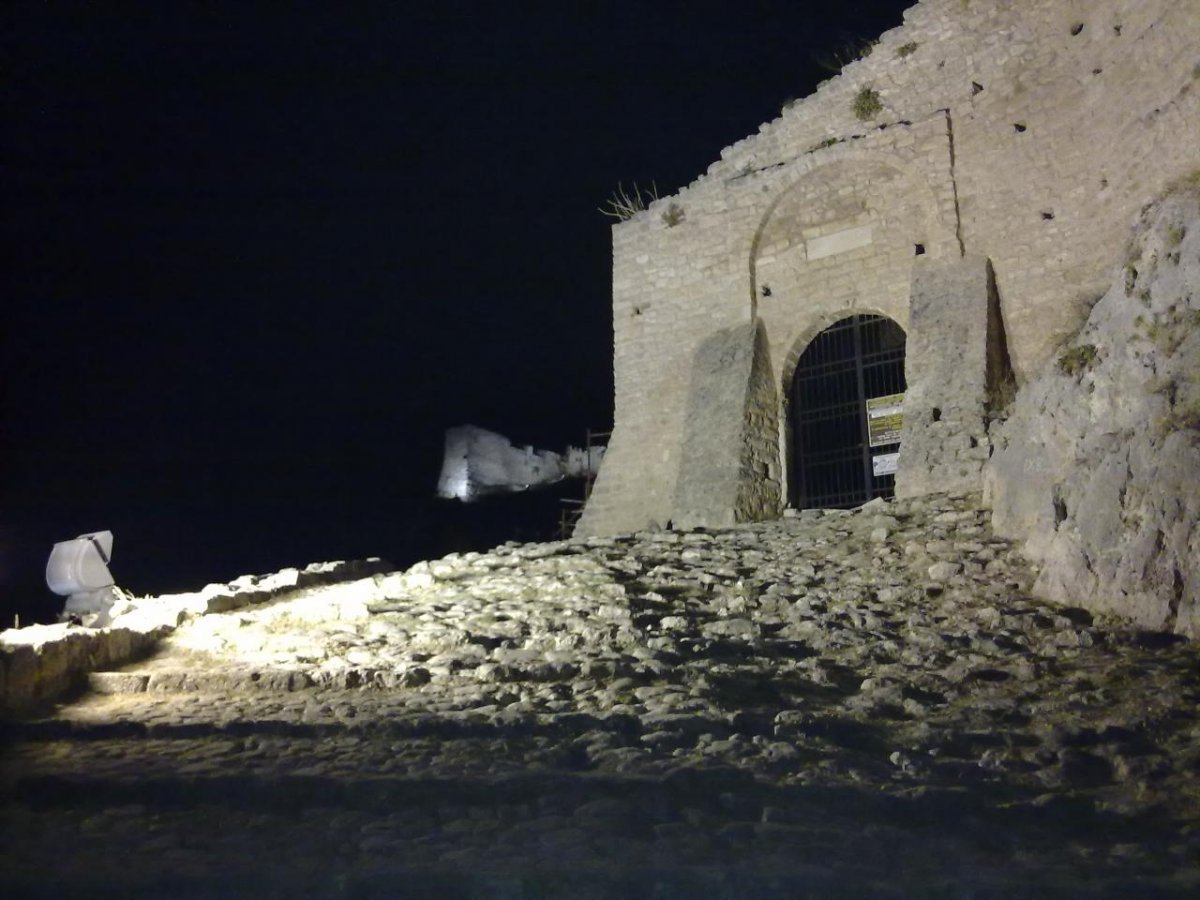 Akrokorinthos 6-2-2011 (1).jpg