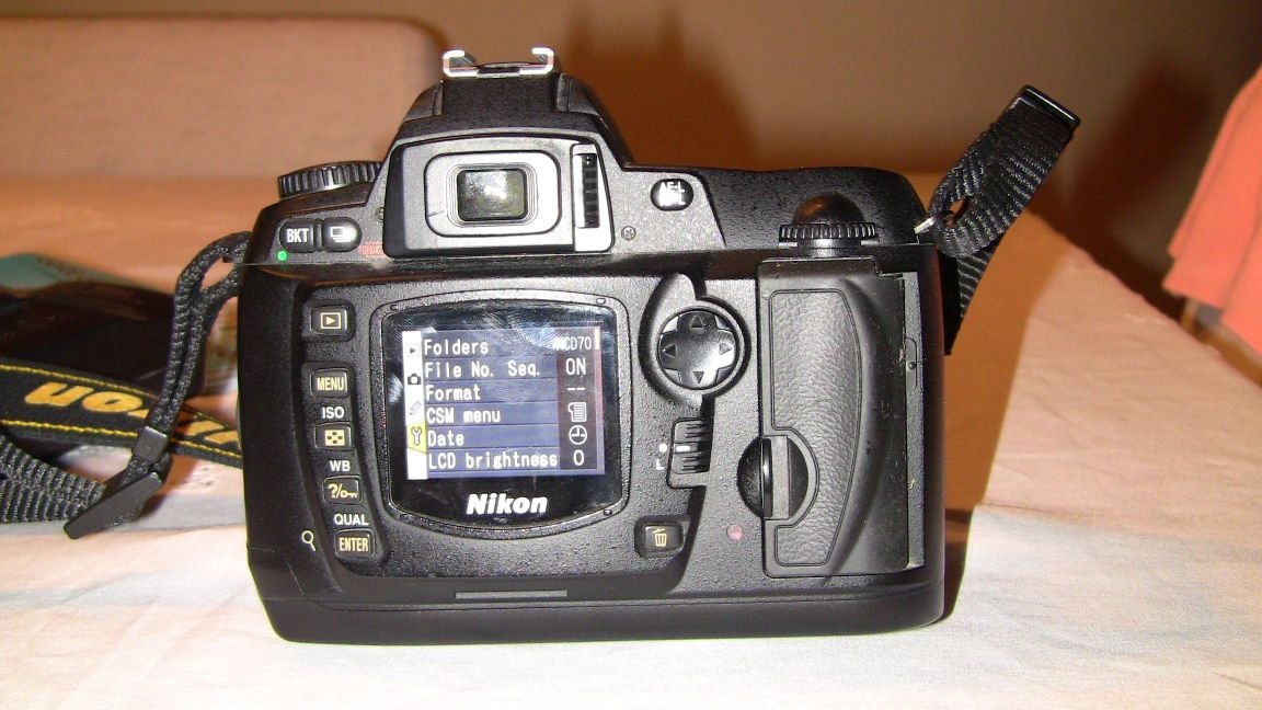 d70backsmall.jpg