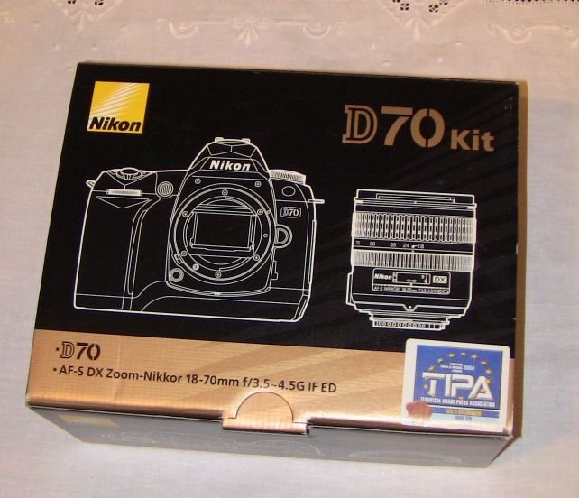 d70boxsmall.jpg d70boxsmall.jpg