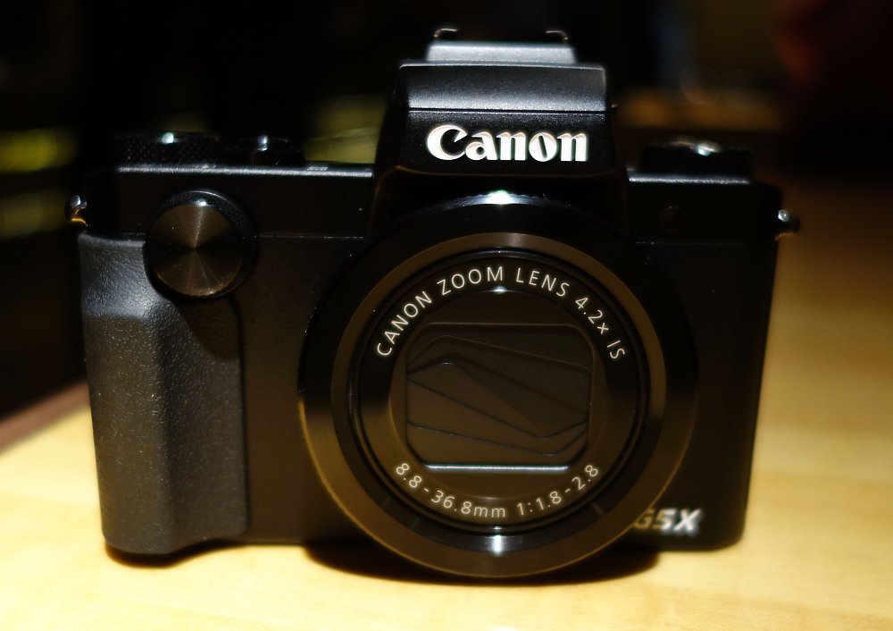 1000-Canon_G5X_handson_front_1444311158.jpg
