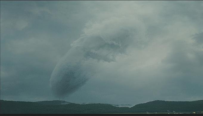 Saucer departing 03.jpg Saucer departing 03.jpg