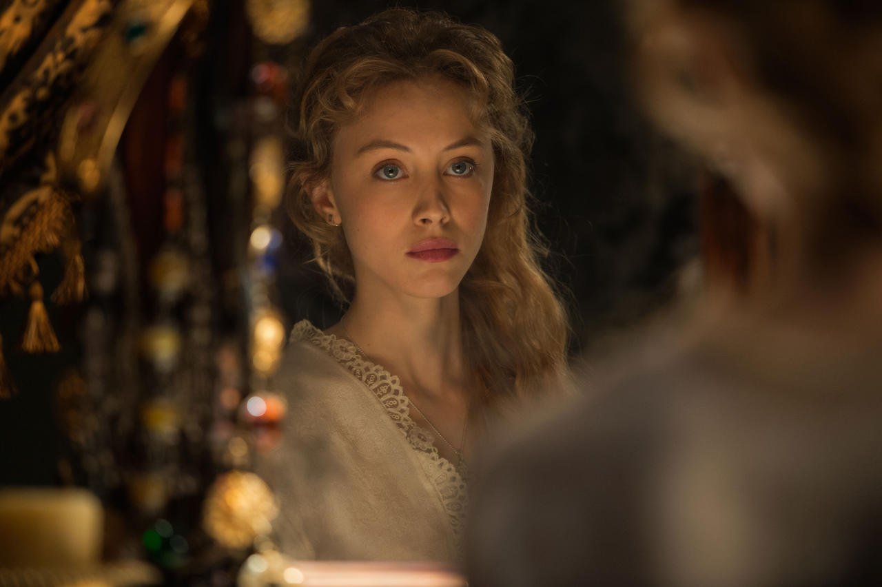 dracula-untold-sarah-gadon-image.jpg