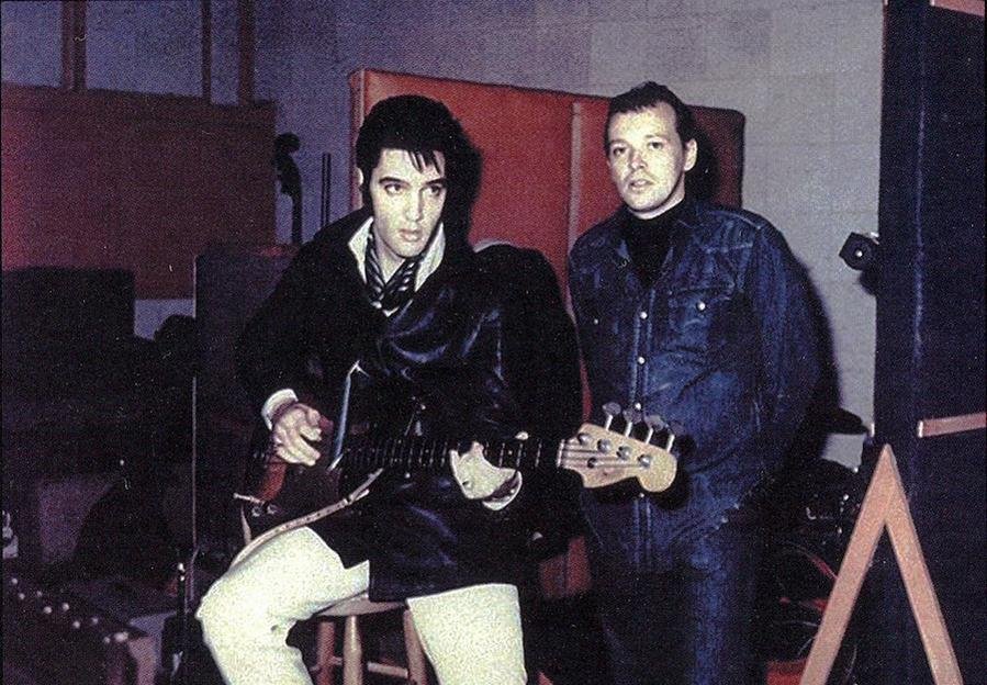 ElvisMoman.jpg ElvisMoman.jpg