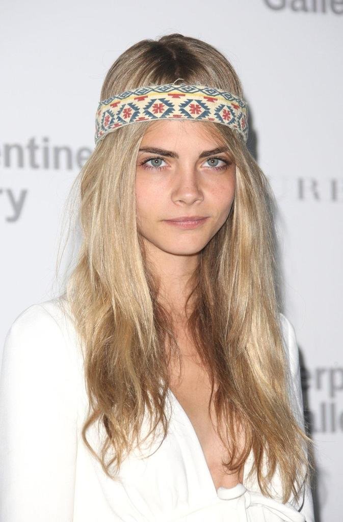 cara-delevigne-native-american-1443625715.jpg