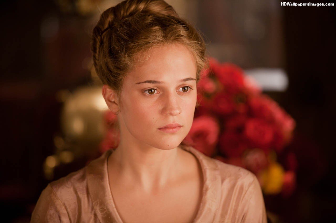 Alicia-Vikander-Hairstyle-Images.jpg