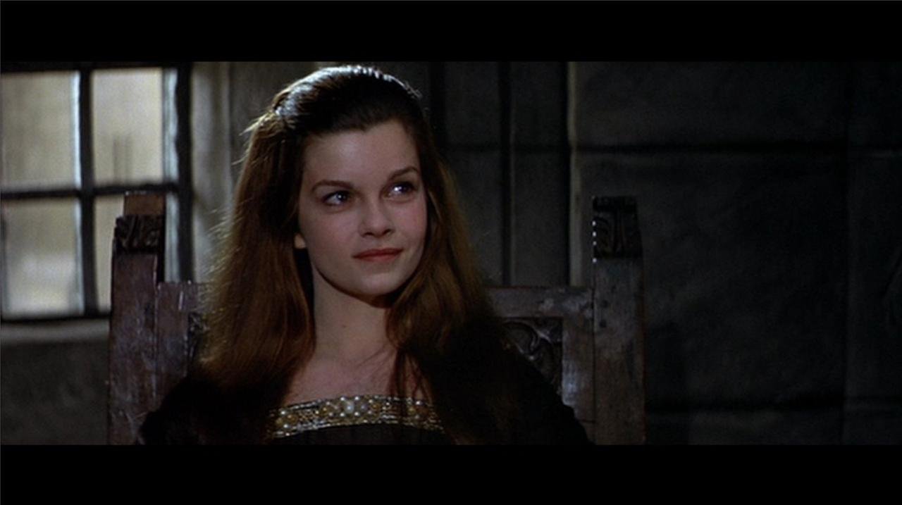 genevieve-bujold-screencap-anne-boleyn-7304801-1600-896.jpg