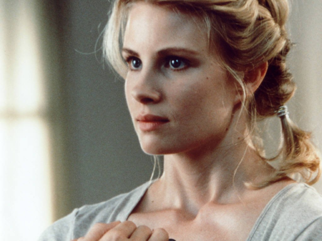 Monica-Potter-hot.jpg